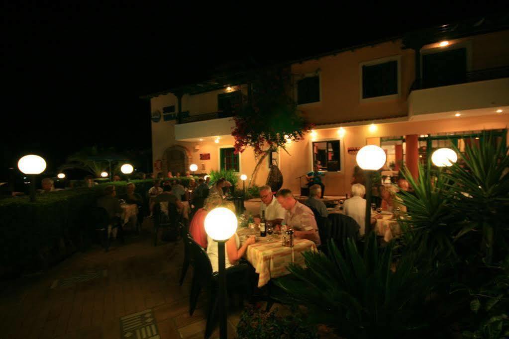 Sun Village Hotel Apartments Megás Limniónas Exteriér fotografie