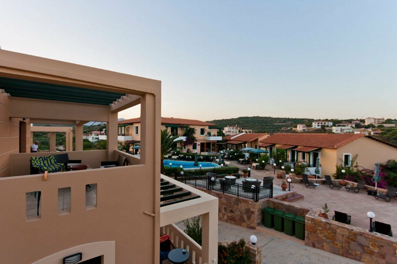 Sun Village Hotel Apartments Megás Limniónas Exteriér fotografie